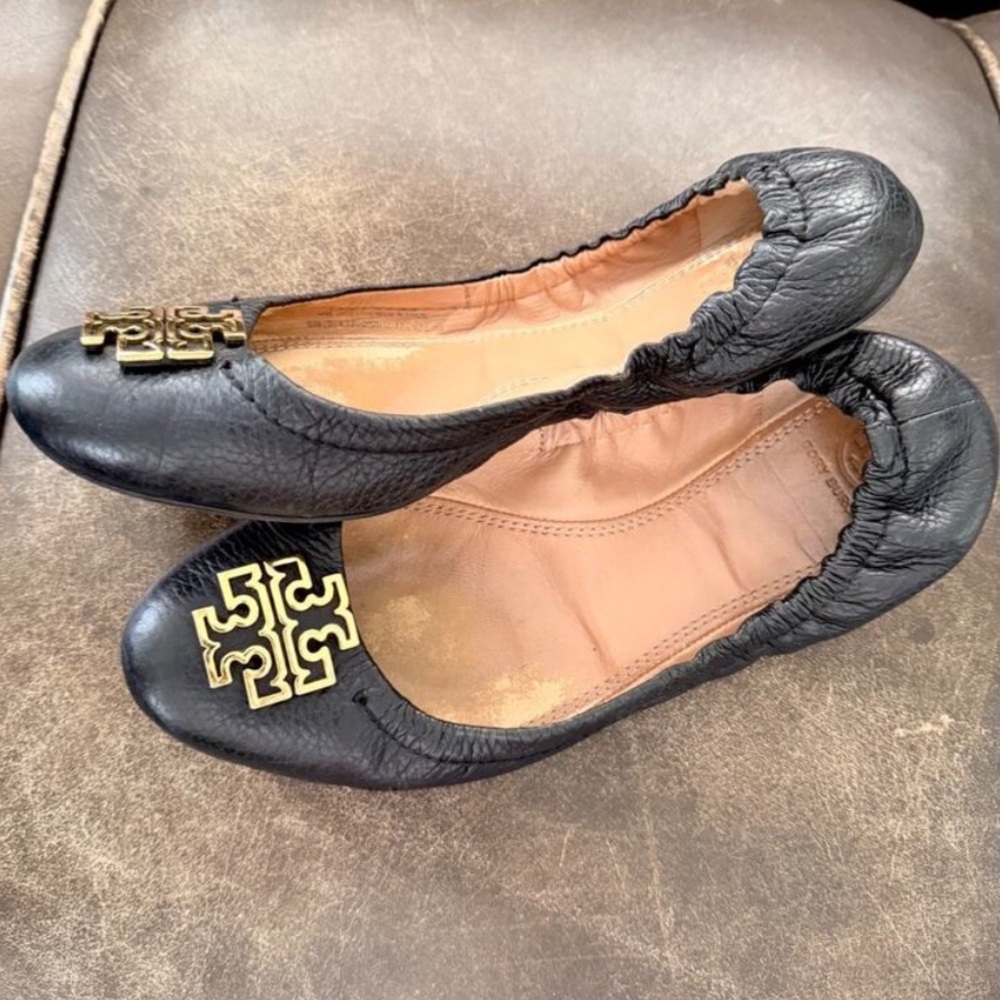 Tory Burch Melinda Women's Ballet Flats Size 8 Gold Logo Leather Slip On Shoes